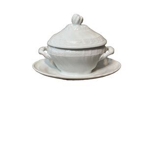 Richard Ginori White Embossed Covered Lidded Sauce Dish Italy Serving Tureen